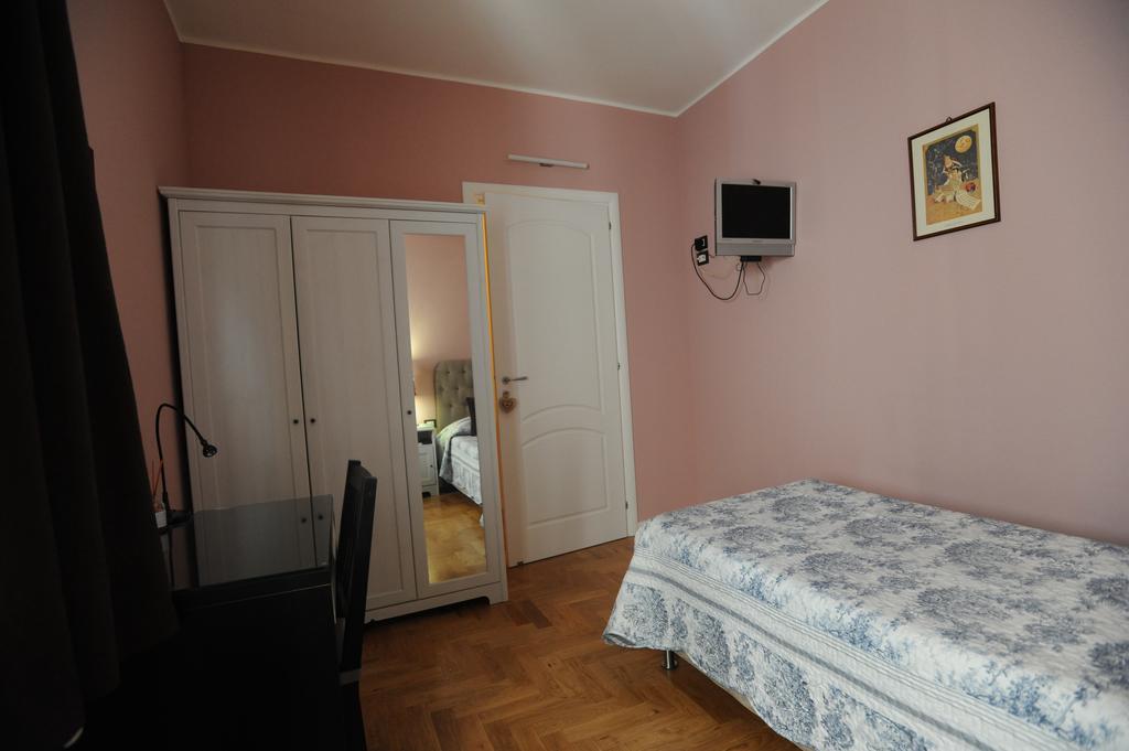 B&B Aurora Domus D'A-Mare Pésaro Habitación foto