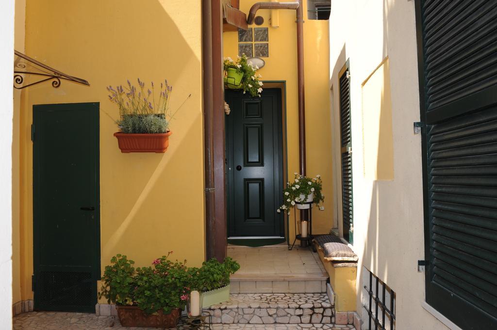 B&B Aurora Domus D'A-Mare Pésaro Exterior foto